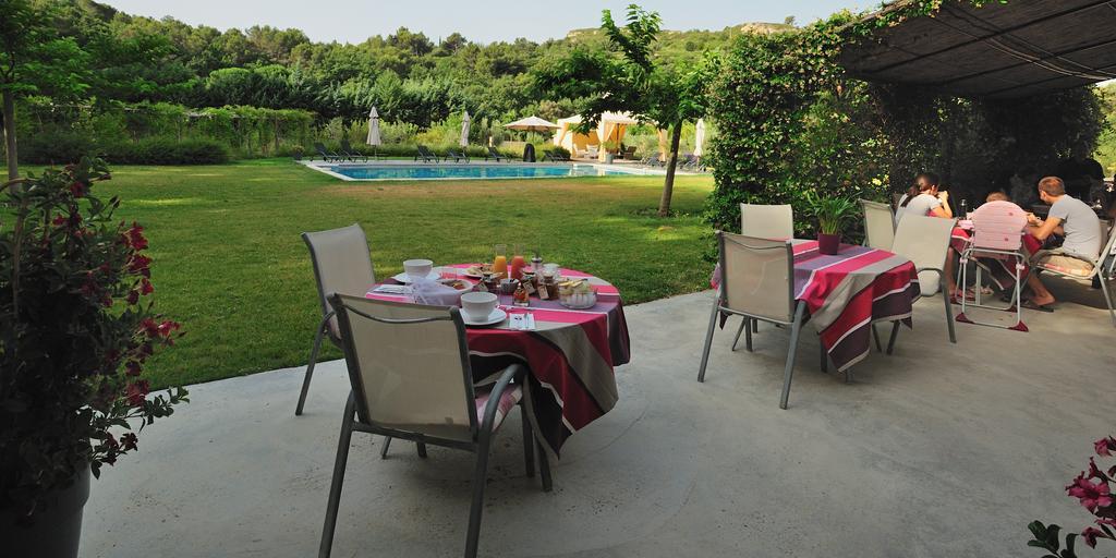Mas De Lure Bed & Breakfast Salon-de-Provence Bagian luar foto