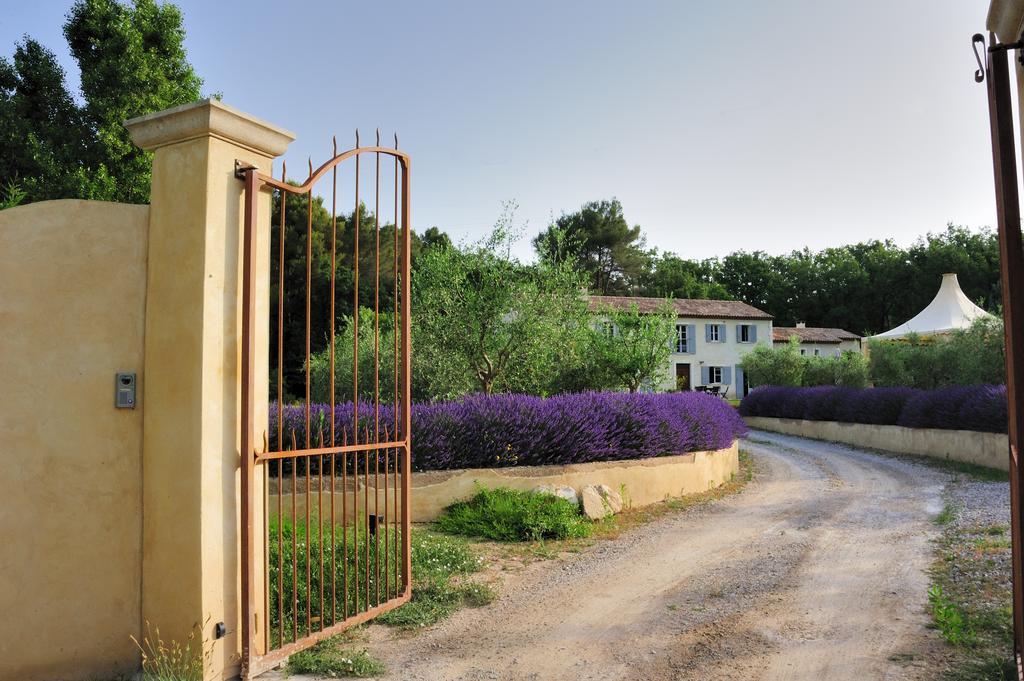 Mas De Lure Bed & Breakfast Salon-de-Provence Bagian luar foto