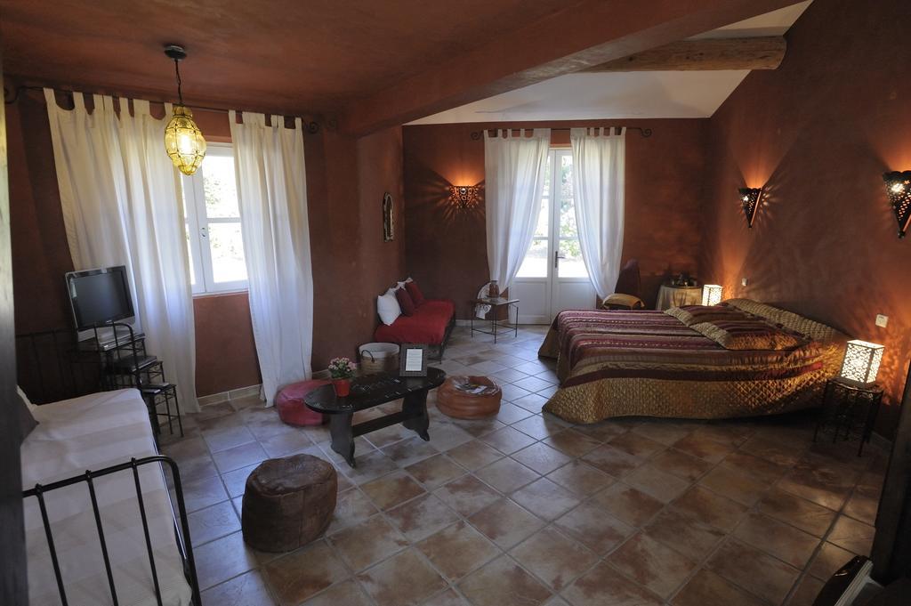 Mas De Lure Bed & Breakfast Salon-de-Provence Bagian luar foto