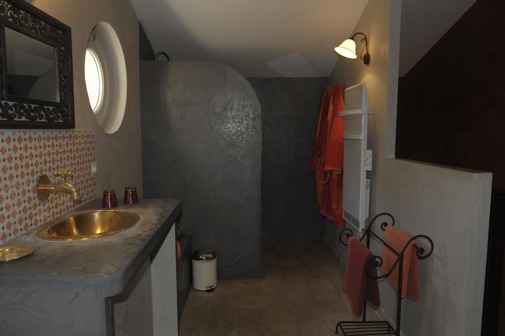 Mas De Lure Bed & Breakfast Salon-de-Provence Bagian luar foto