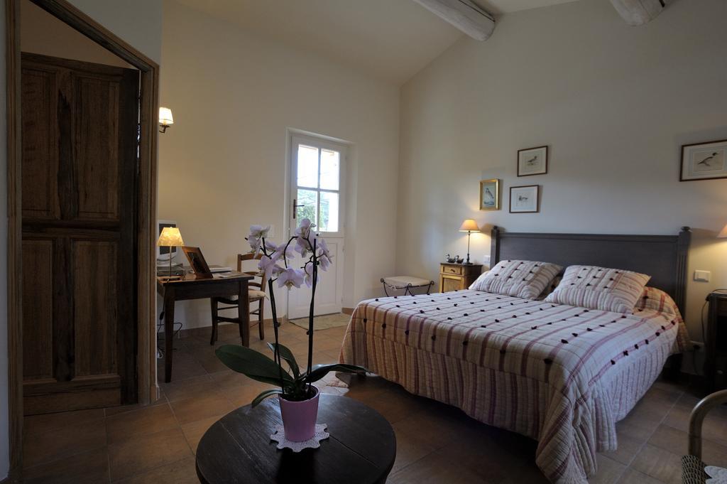 Mas De Lure Bed & Breakfast Salon-de-Provence Bagian luar foto